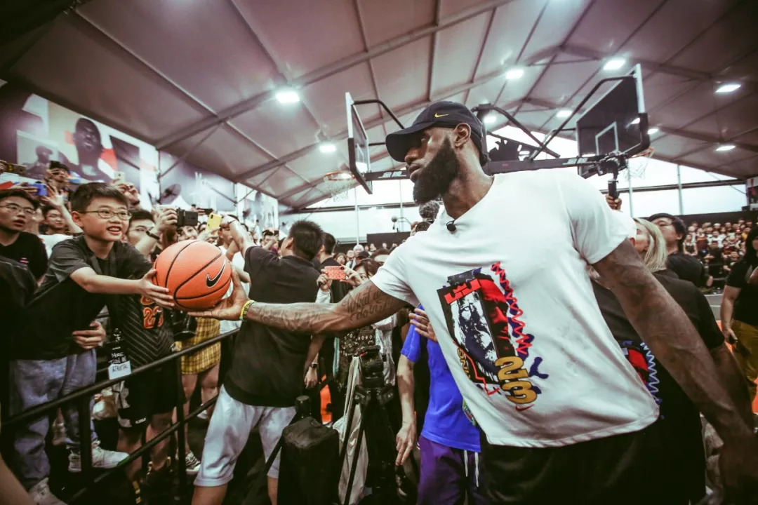 记者：国米不可能在冬窗签阿德耶米，他们满意现有的4名前锋（记者称国米冬窗不会引进阿德耶米，已对现有四名前锋满意）