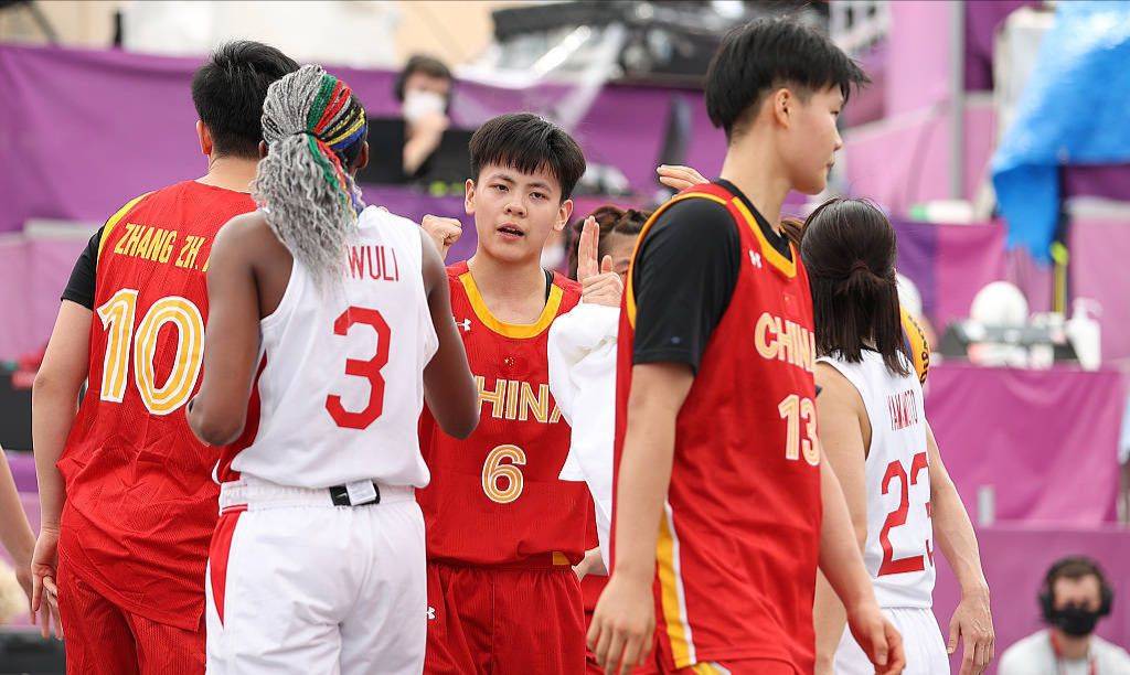 炸裂！14岁中国游泳天才自由泳上演逆袭夺冠，后程发力太恐怖了（14岁中国自由泳新星绝地反超夺冠，末段爆发震撼全场）