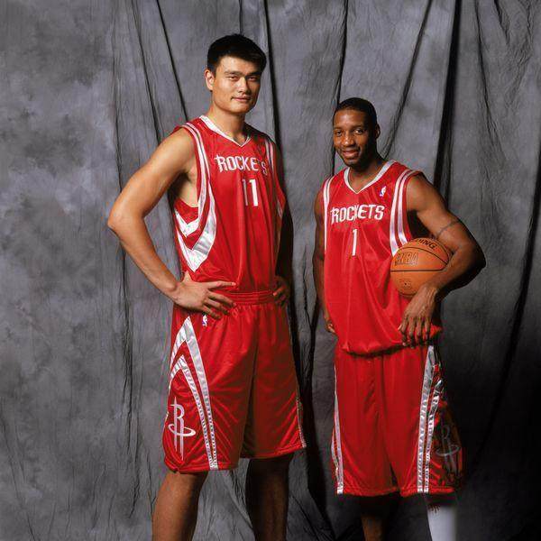 核心对飚！小瓦格纳半场10中7拿到23分2篮板3助攻（核心对决火热！小瓦格纳半场10投7中轰下23分2篮板3助攻）