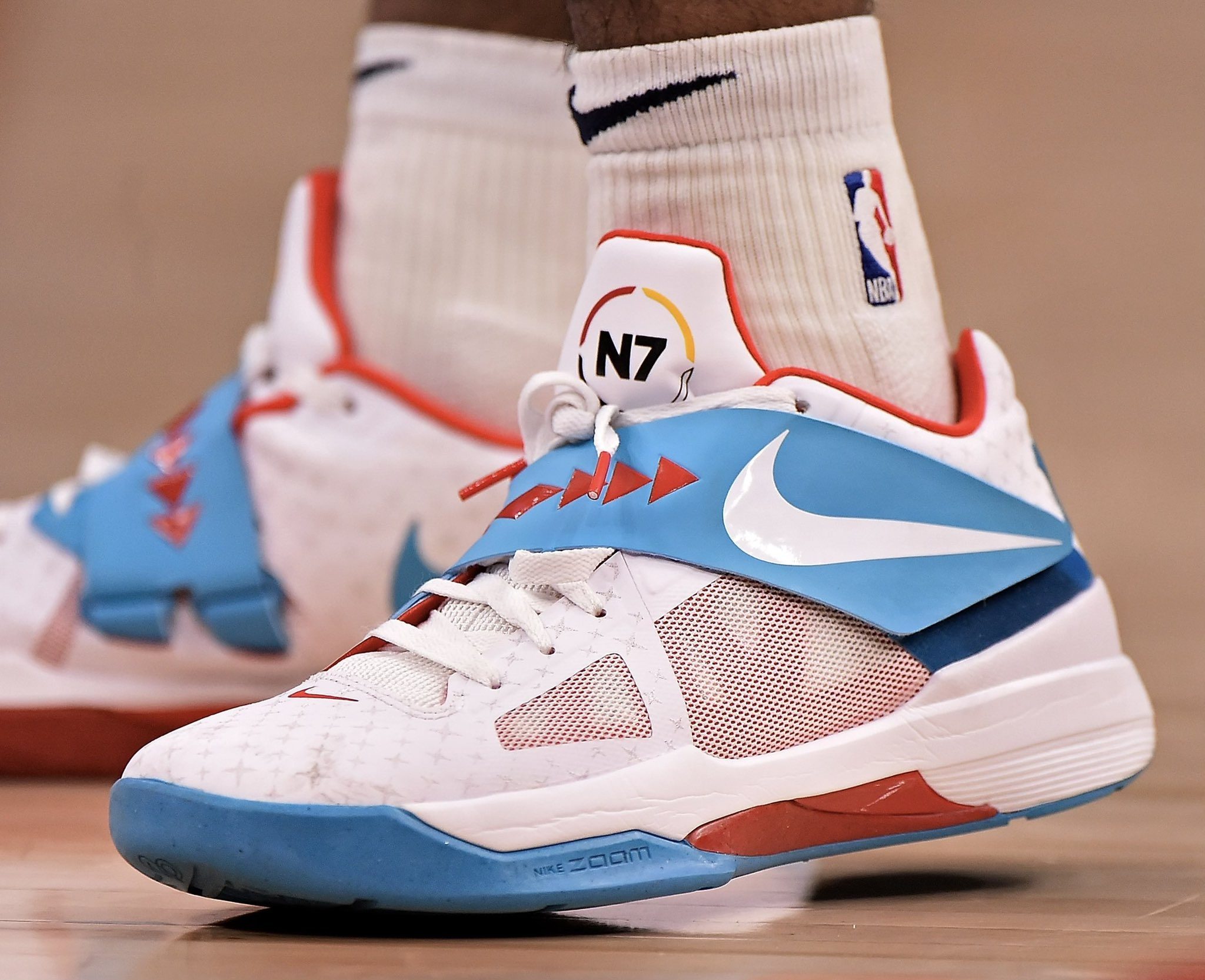 久尔杰维奇：明年国青队要参加国际比赛，跟一些世界强队交手（久尔杰维奇：国青明年将出战国际赛，与多支世界劲旅过招）