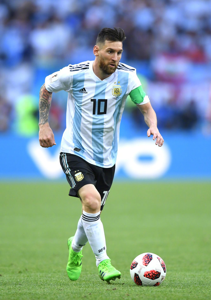 德天空&图片报：奥格斯堡已解雇瓦格纳，球队3胜1平8负排第14（德媒：奥格斯堡解雇主帅瓦格纳，3胜1平8负暂列第14位）