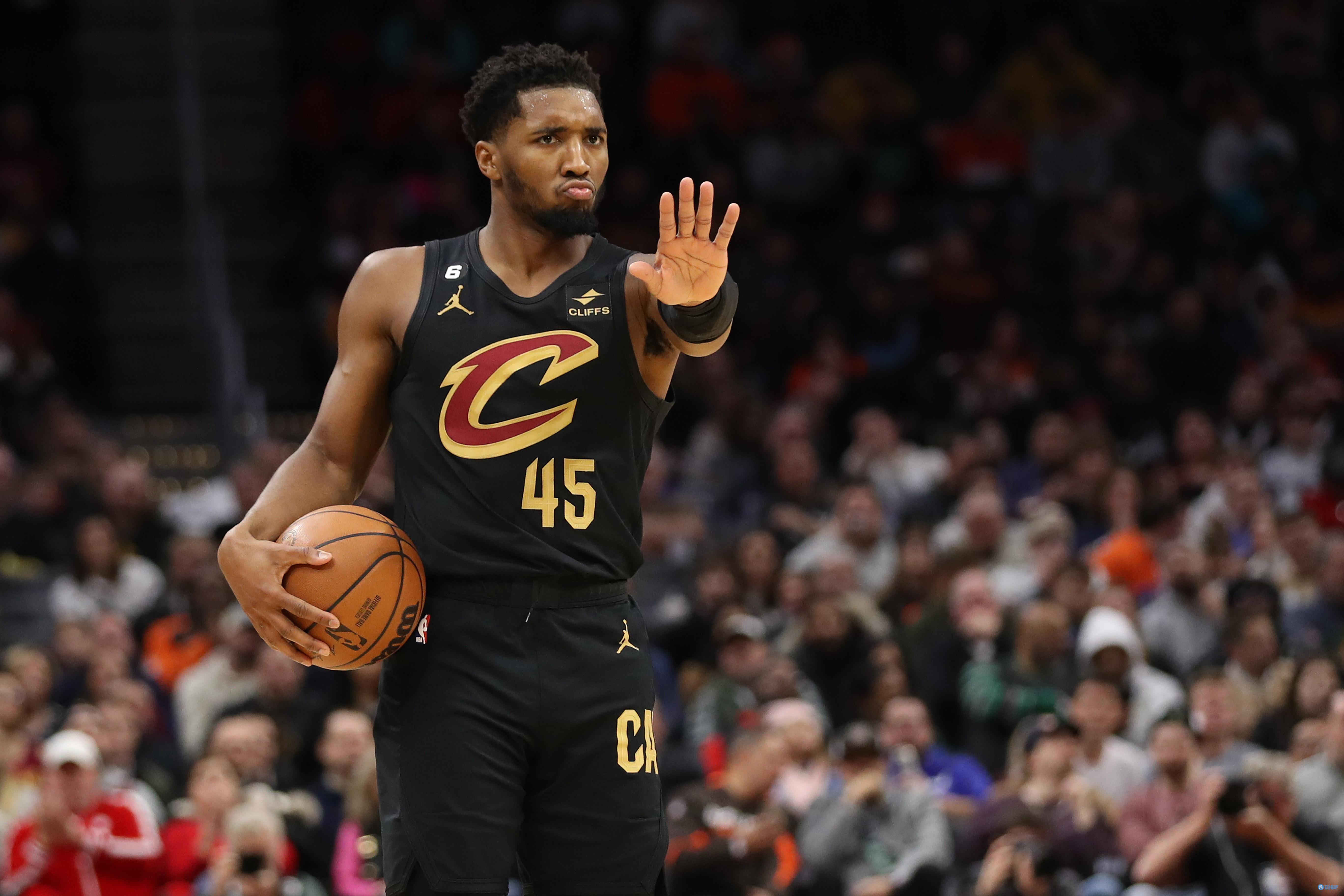 德尚：上半场我们有些畏首畏尾，虽然控制了比赛却缺乏跑动（德尚：上半场踢得有些谨慎，虽然掌控比赛却跑动不足）