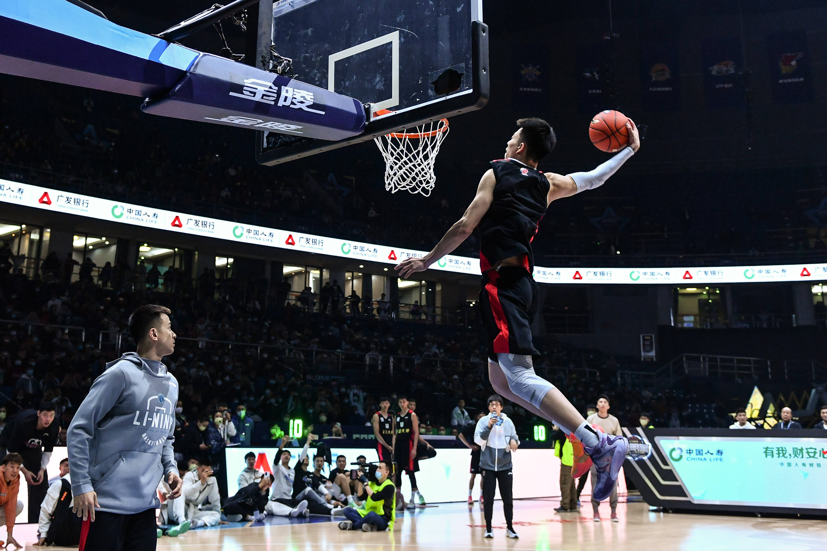 滇超联赛保山代表队出征怒江（保山代表队奔赴怒江征战滇超）